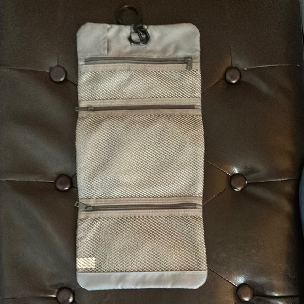 Gray handing cases pocket for travel Bag - Picture 2 of 3